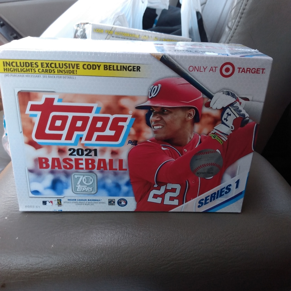 Topps 2021 Series 1 Mega Box